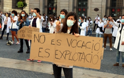 Mobilització dels MIR a la plaça Sant Jaume de Barcelona, aquest dimarts/ ACN