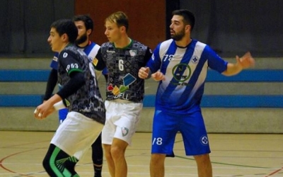 Sergi Laliga i Aniol Picola, en una acció del partit | Handbol Banyoles