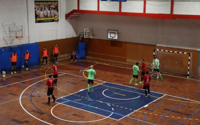 Els jugadors de l'Escola Pia en una acció contra el Pallejà | Carles Bellart