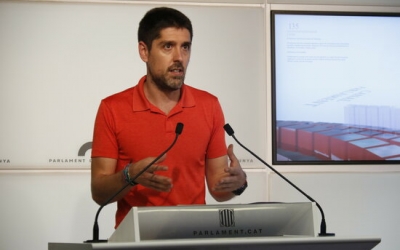 Dvaid Cid en una rdoa de premsa al Parlament | ACN 