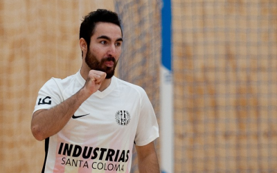 Álex Llamas ha jugat cedit a Industrias aquesta passada temporada | Industrias