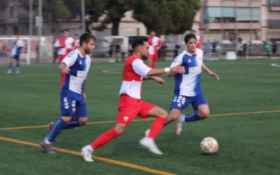 El primer derbi a Segona Catalana es va saldar amb triomf del Sabadell 'B' (1-4) a Can Rull | Adrián Arroyo