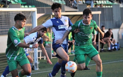 Un instant del partit entre el Juvenil A del CES i el Cornellà | @ue_cornellà