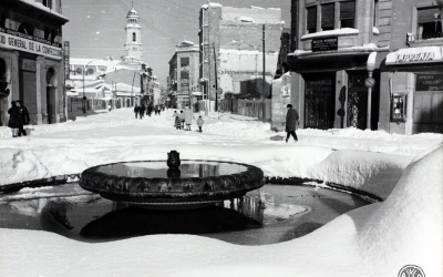 El passeig Manresa i la Via Massagué. Al fons el campanar de la Puríssima | Vicenç Farell / Arxiu Històric de Sabadell