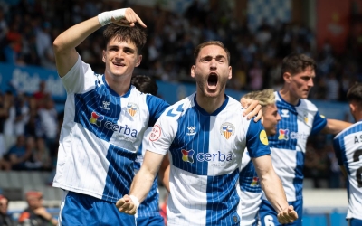 Pau Víctor i Cristian Herrera, celebrant un dels gols de la matinal | Roger Benet