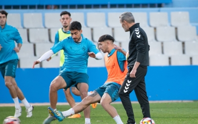 Cano, a sobre d'una acció en un entrenament | Roger Benet