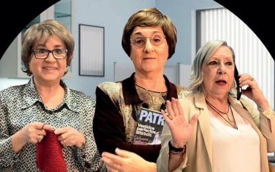 Les protagonistes de 'Revisió anual' al cartell de l'espectacle 