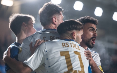 Celebració del primer gol del vespre | Roger Benet