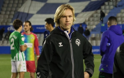 Adri González va arribar a anar convocat amb el primer equip del Sabadell en lliga | CES