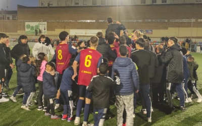 El Mercantil ha dedicat el triomf al tècnic Carlos López, que avui fa anys | Sergi Park