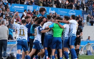 Esclat d'alegria pel gol de Pau Resta | CES