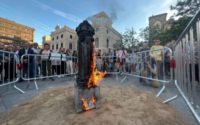 La crema de la pesta a la plaça Doctor Robert de Sabadell