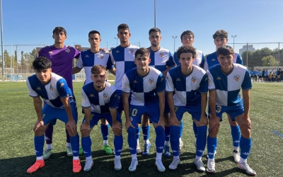 Morcillo (segon per la dreta) ha jugat amb el filial | FutBaseCES