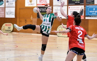 Una jugadora de l'OAR al partit contra l'Handbol Ribes de la passada jornada | OAR Gràcia