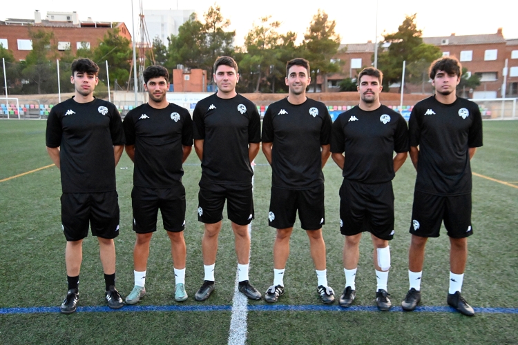 Milà amb el seu cos tècnic durant l'última pretemporada | FutBaseCES
