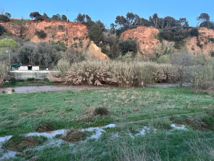 L'aigua del riu conquerint altres espais | Pau Vituri
