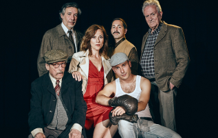 El sabadellenc Salvador Esplugas  estrena avui 'Qui a casa torna', de Harold Pinter, al Teatre Gaudí de Barcelona