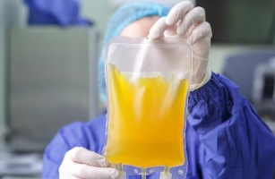 Una bossa de plasma extreta d'un pacient | Pexels